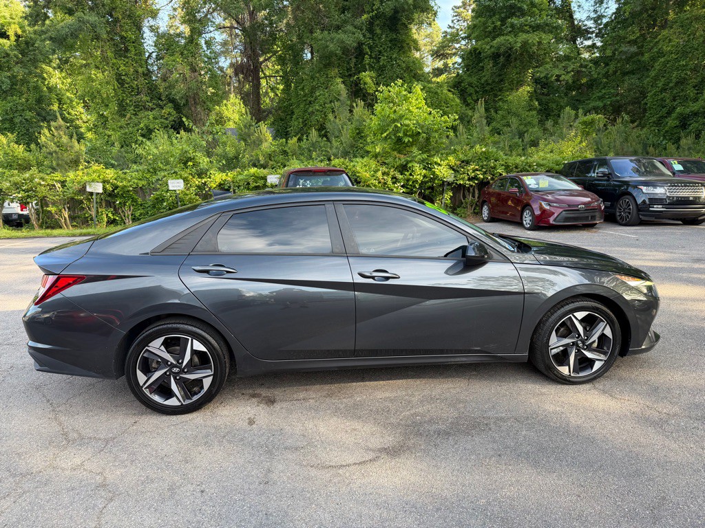 2023 Hyundai Elantra Image 7