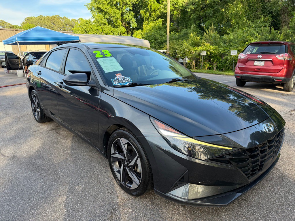 2023 Hyundai Elantra Image 8