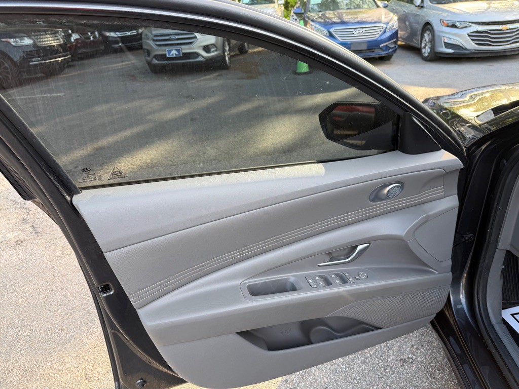 2023 Hyundai Elantra Image 15