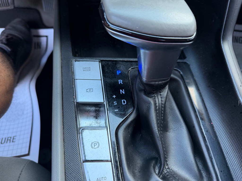 2023 Hyundai Elantra Image 19