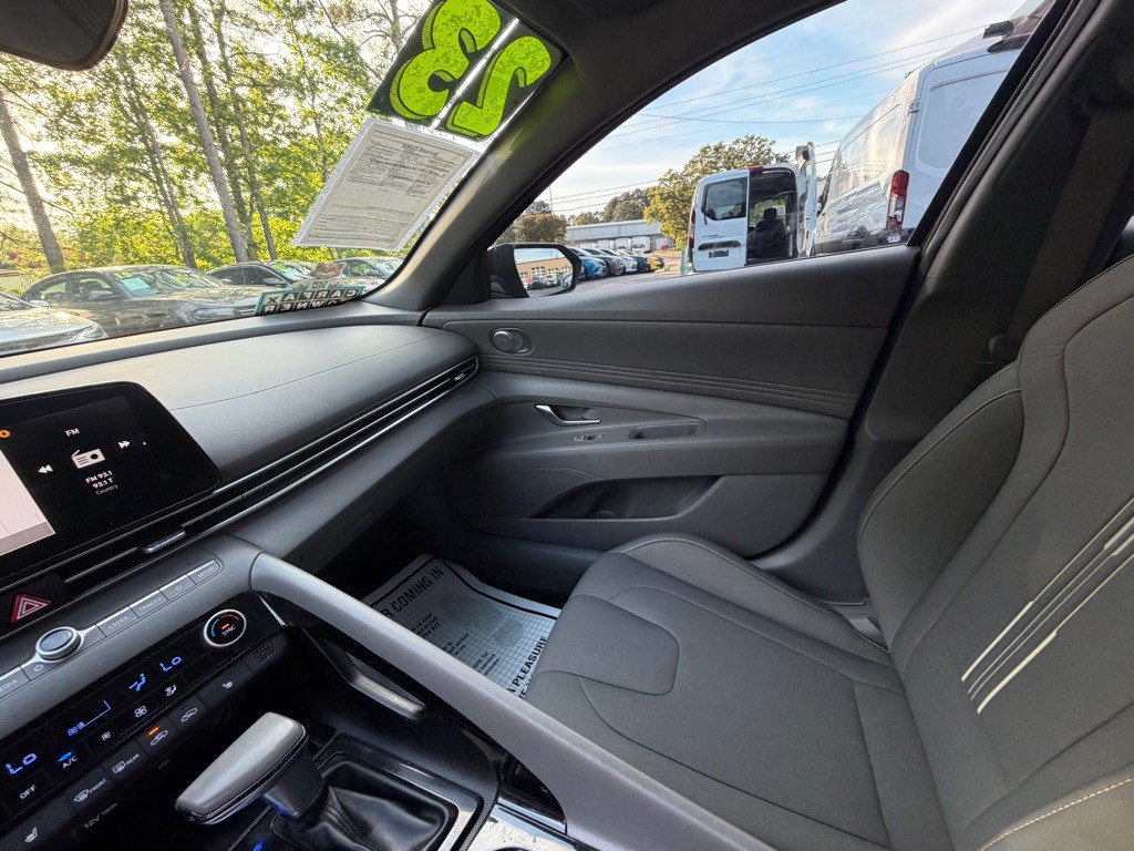 2023 Hyundai Elantra Image 24