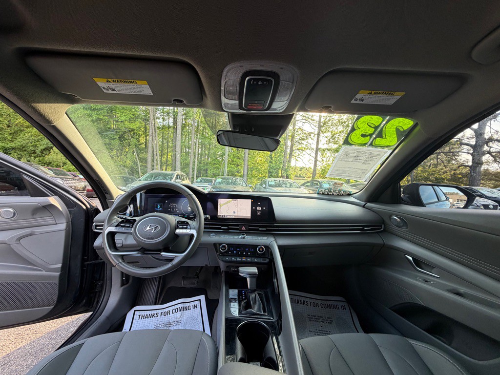 2023 Hyundai Elantra Image 30