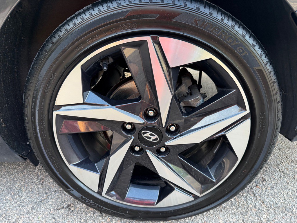 2023 Hyundai Elantra Image 33