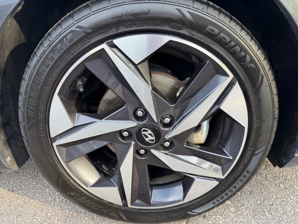 2023 Hyundai Elantra Image 35