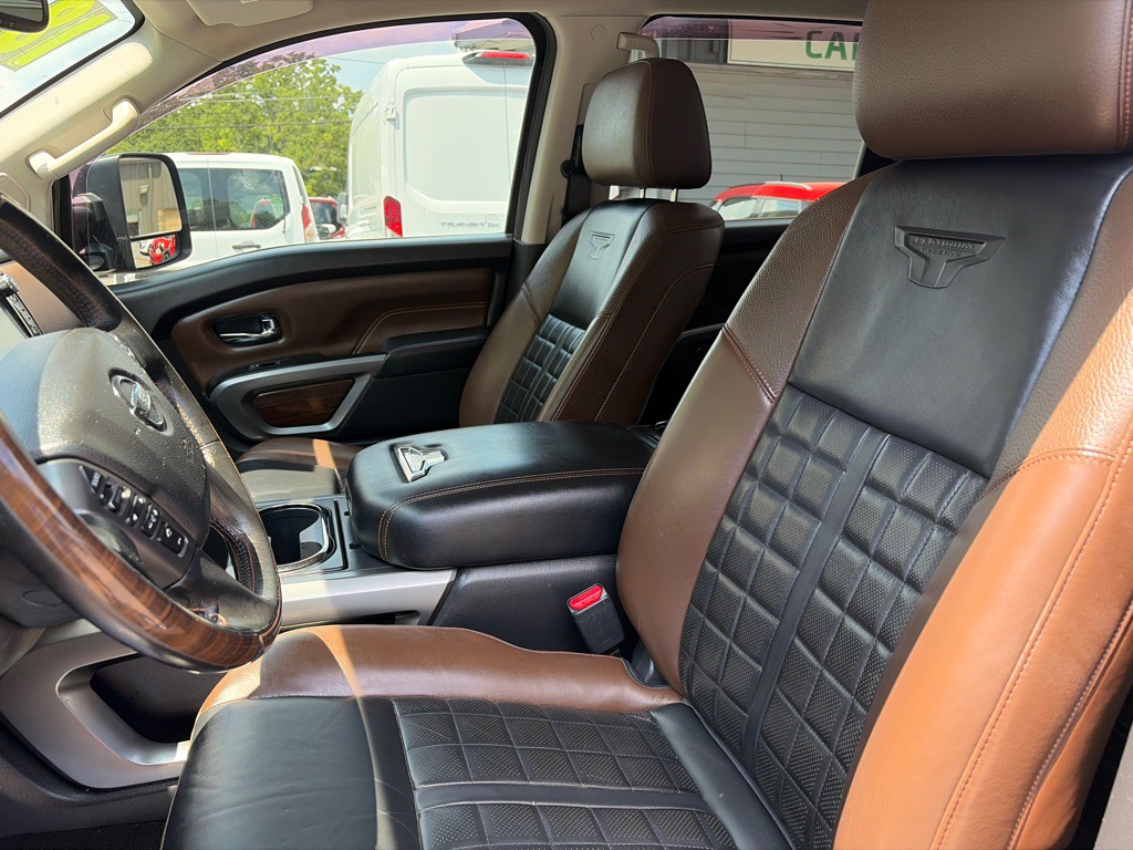 2018 Nissan Titan Image 10