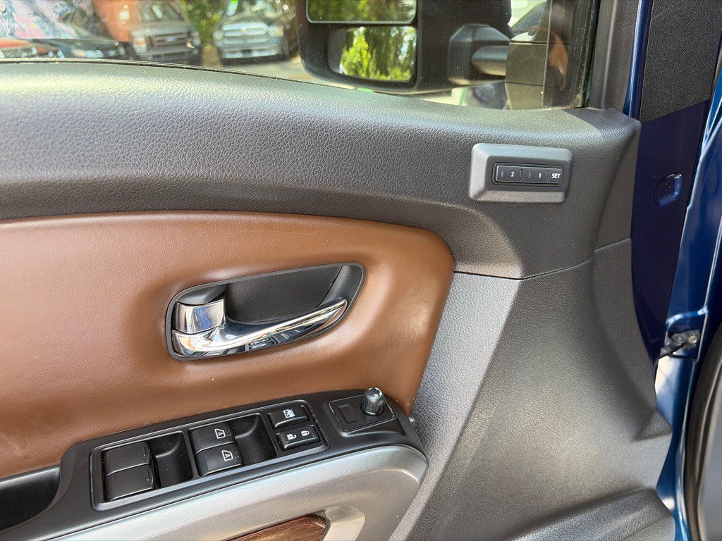 2018 Nissan Titan Image 13