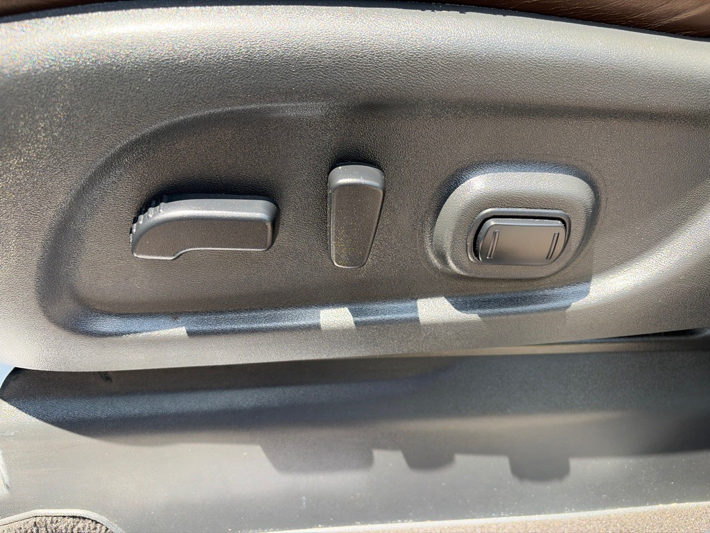 2018 Nissan Titan Image 14