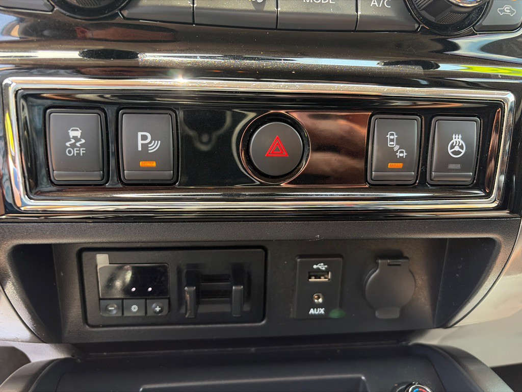 2018 Nissan Titan Image 24