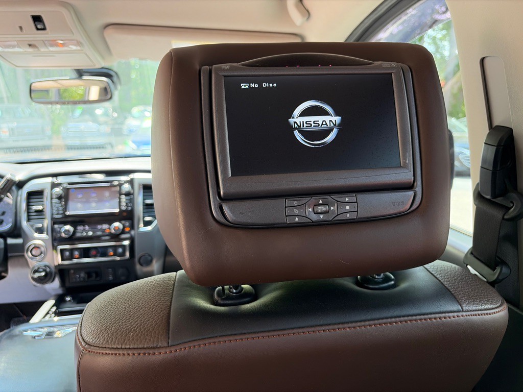2018 Nissan Titan Image 31