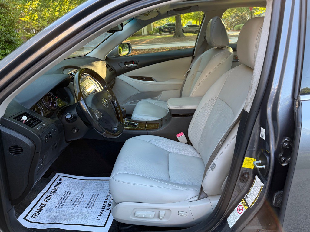 2012 Lexus ES Image 11