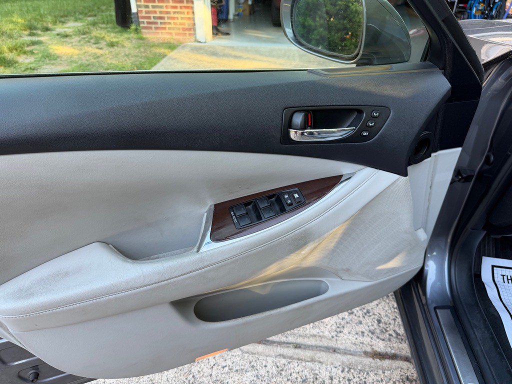 2012 Lexus ES Image 13