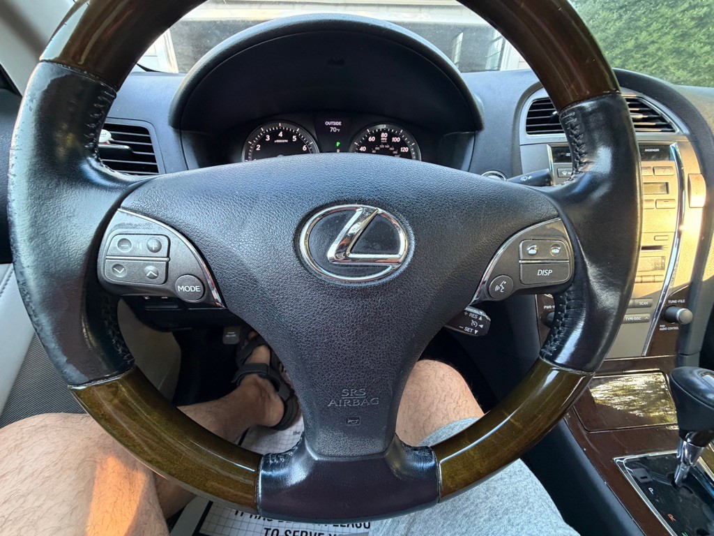 2012 Lexus ES Image 17