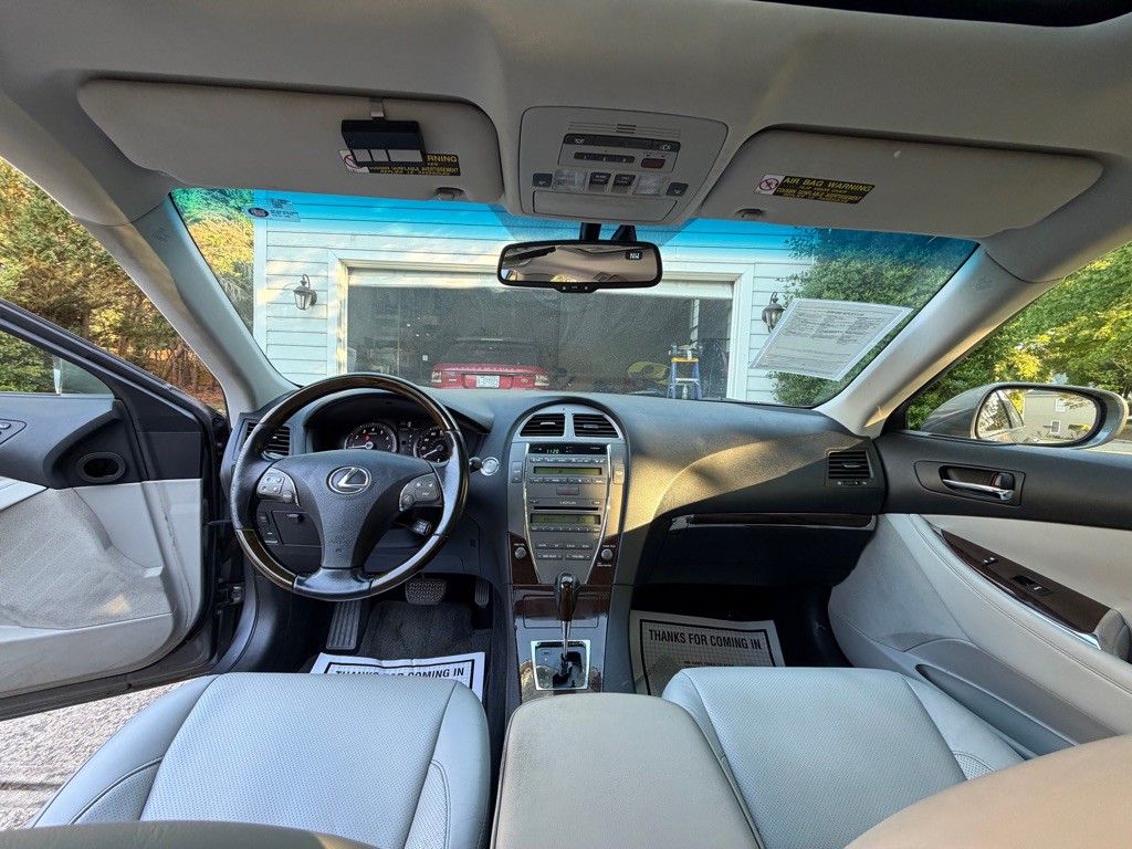 2012 Lexus ES Image 21