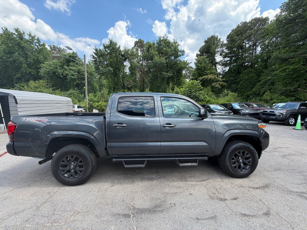 2020 Toyota Tacoma Image 8