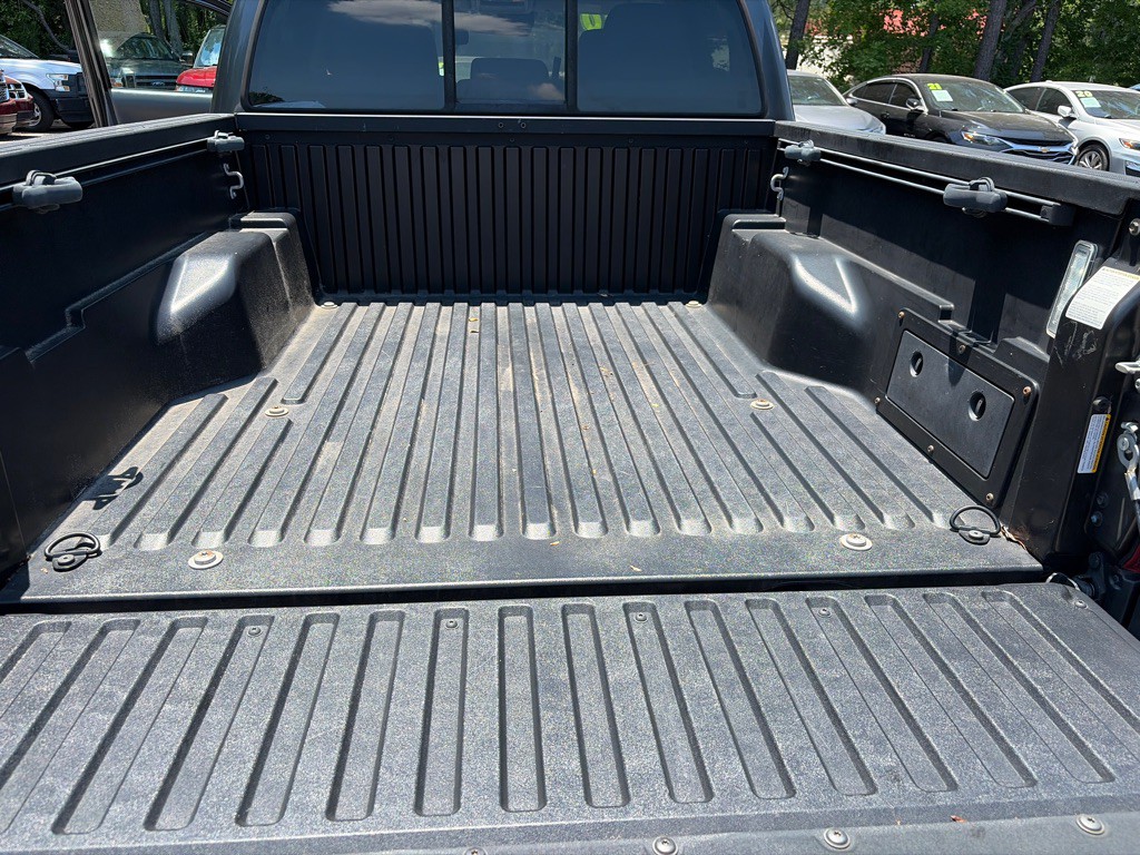 2020 Toyota Tacoma Image 21