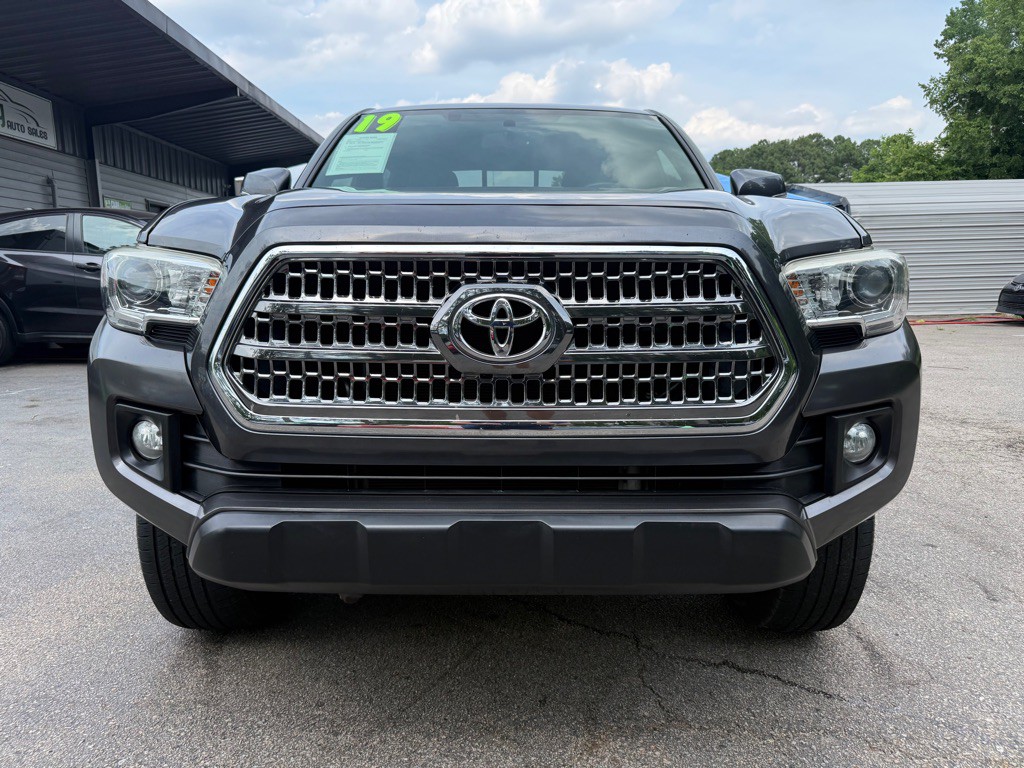2016 Toyota Tacoma Image 2
