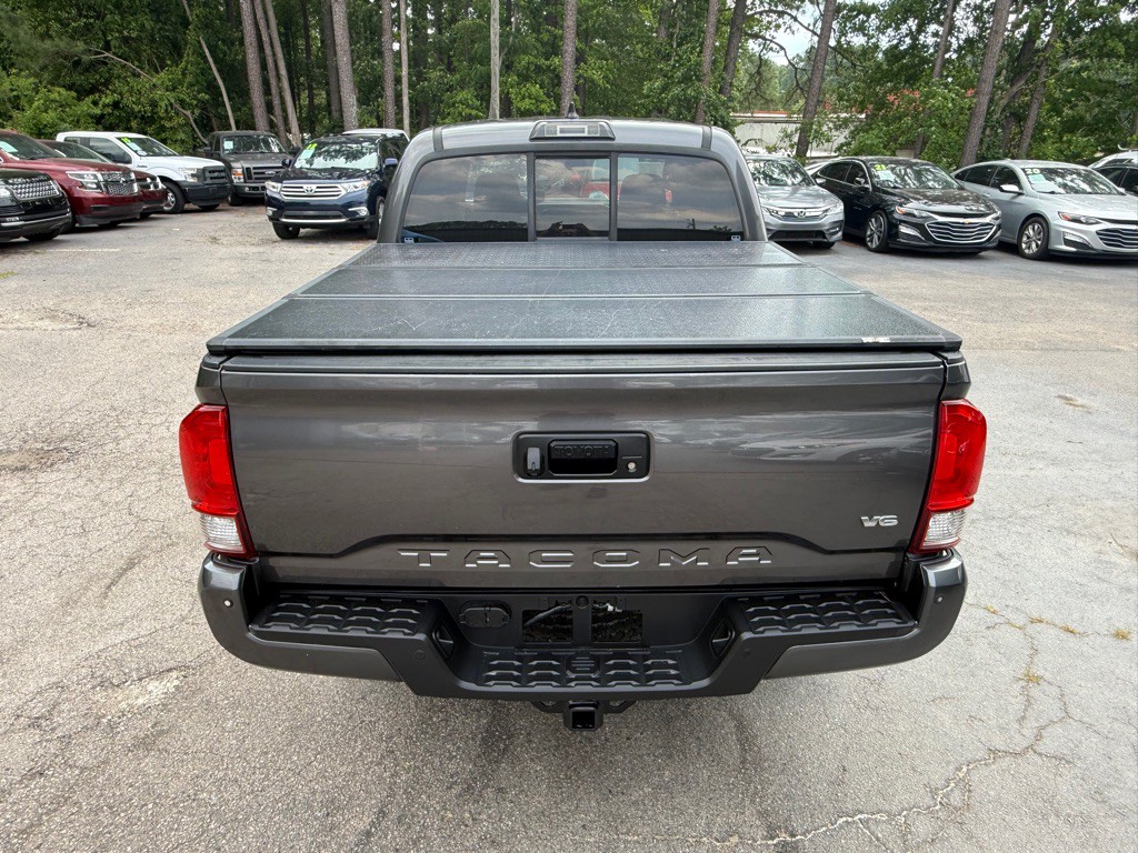 2016 Toyota Tacoma Image 8