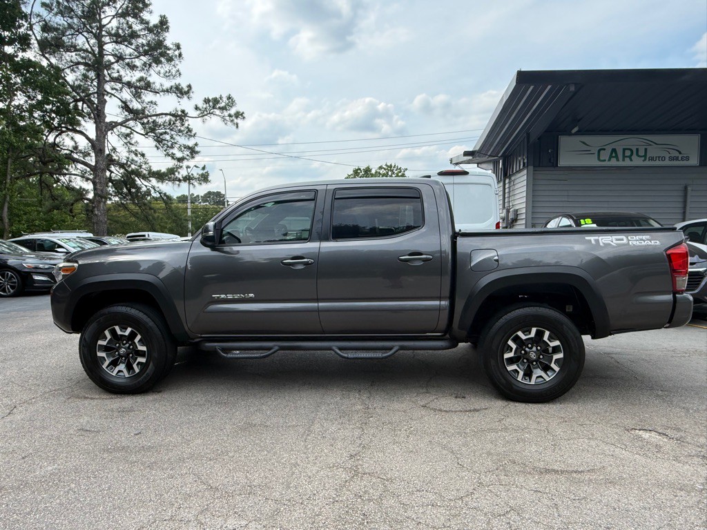 2016 Toyota Tacoma Image 11