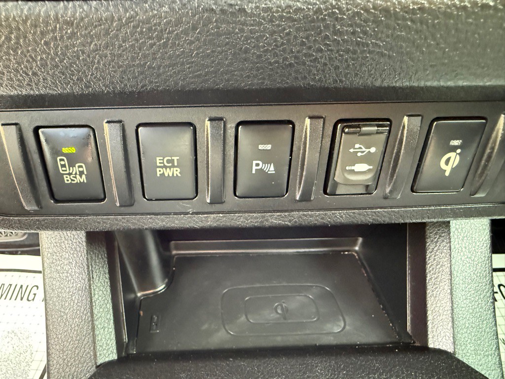 2016 Toyota Tacoma Image 17