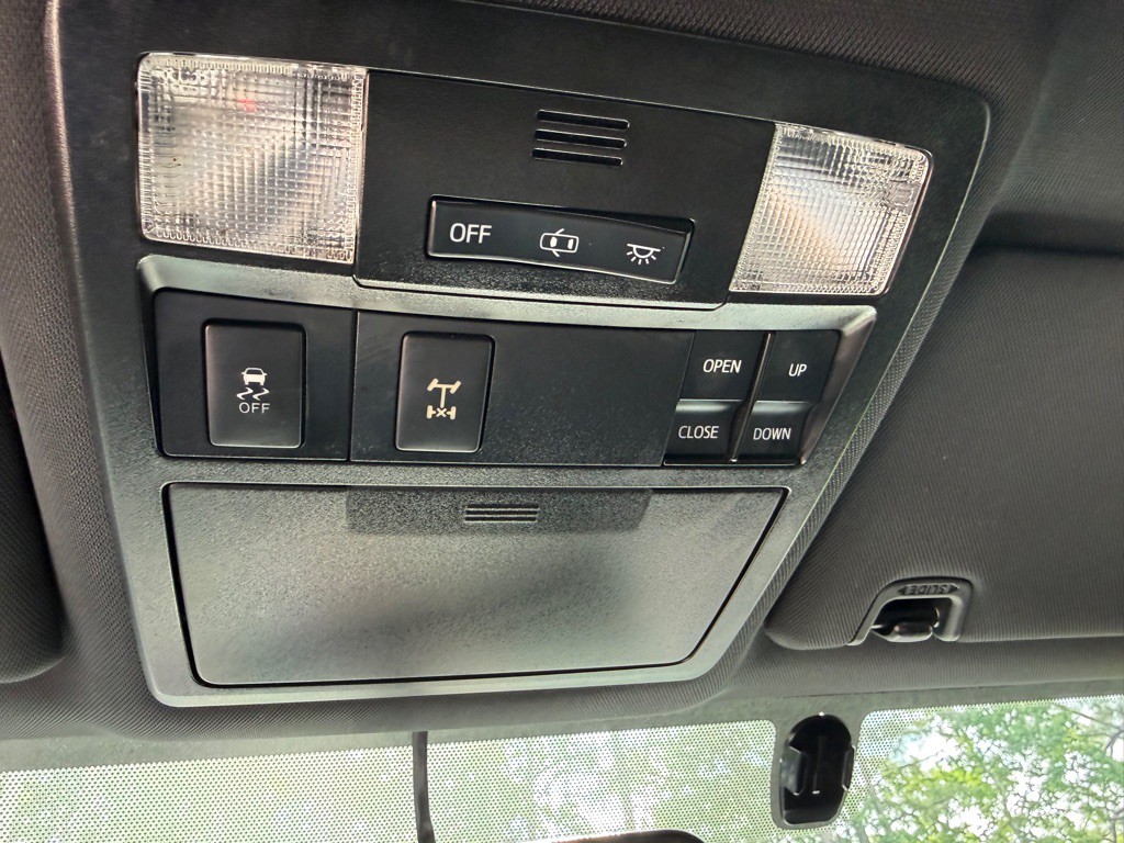 2016 Toyota Tacoma Image 25