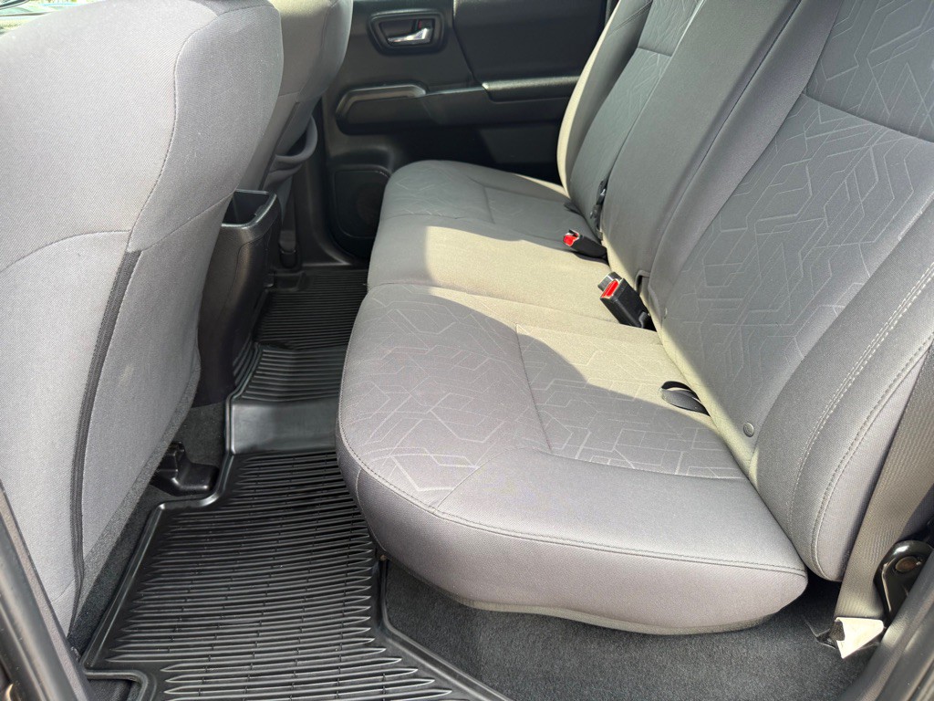 2016 Toyota Tacoma Image 29