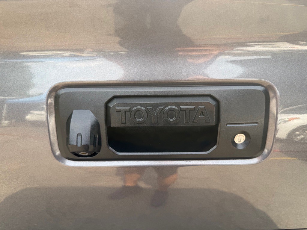 2016 Toyota Tacoma Image 32