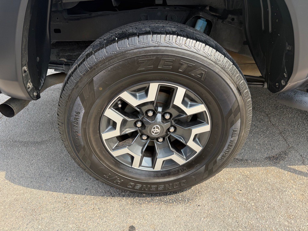 2016 Toyota Tacoma Image 43