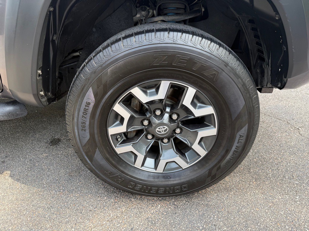 2016 Toyota Tacoma Image 44