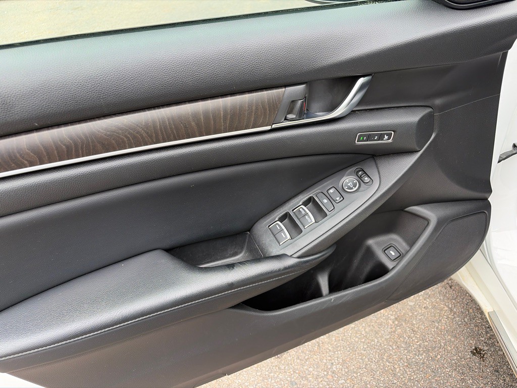 2018 Honda Accord Image 11