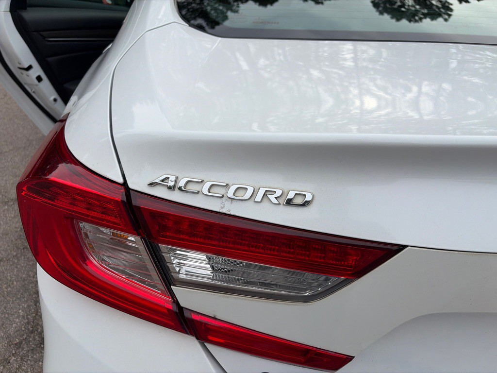 2018 Honda Accord Image 25