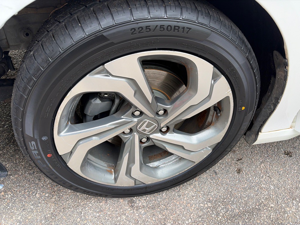 2018 Honda Accord Image 27