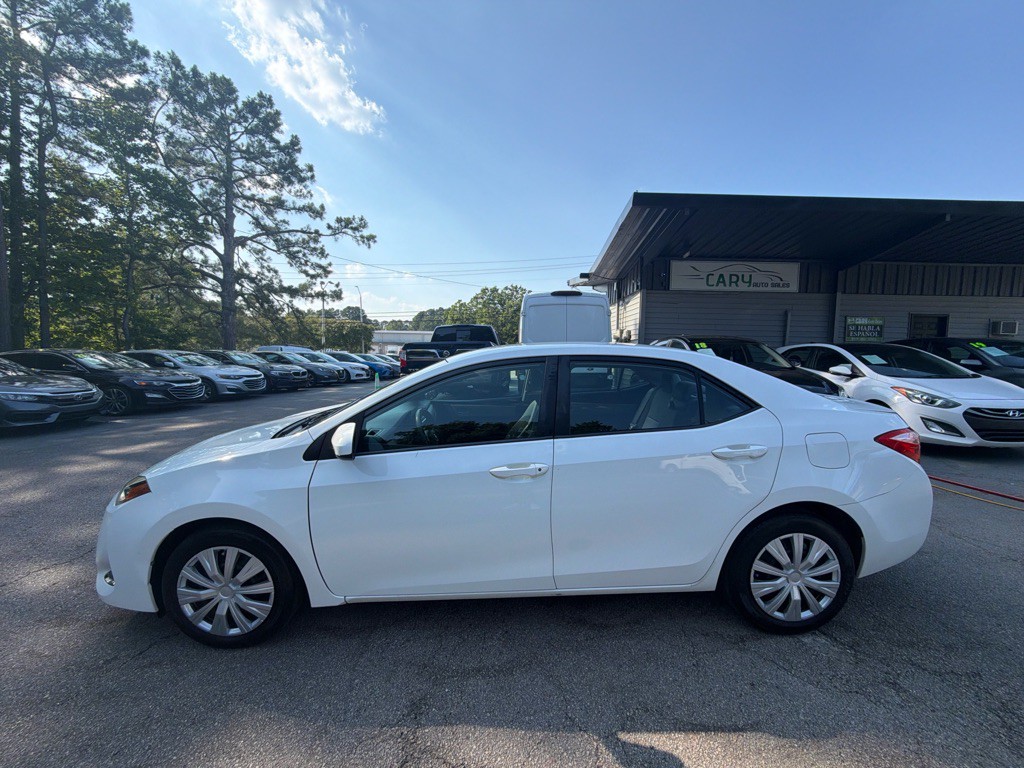 2017 Toyota Corolla Image 7