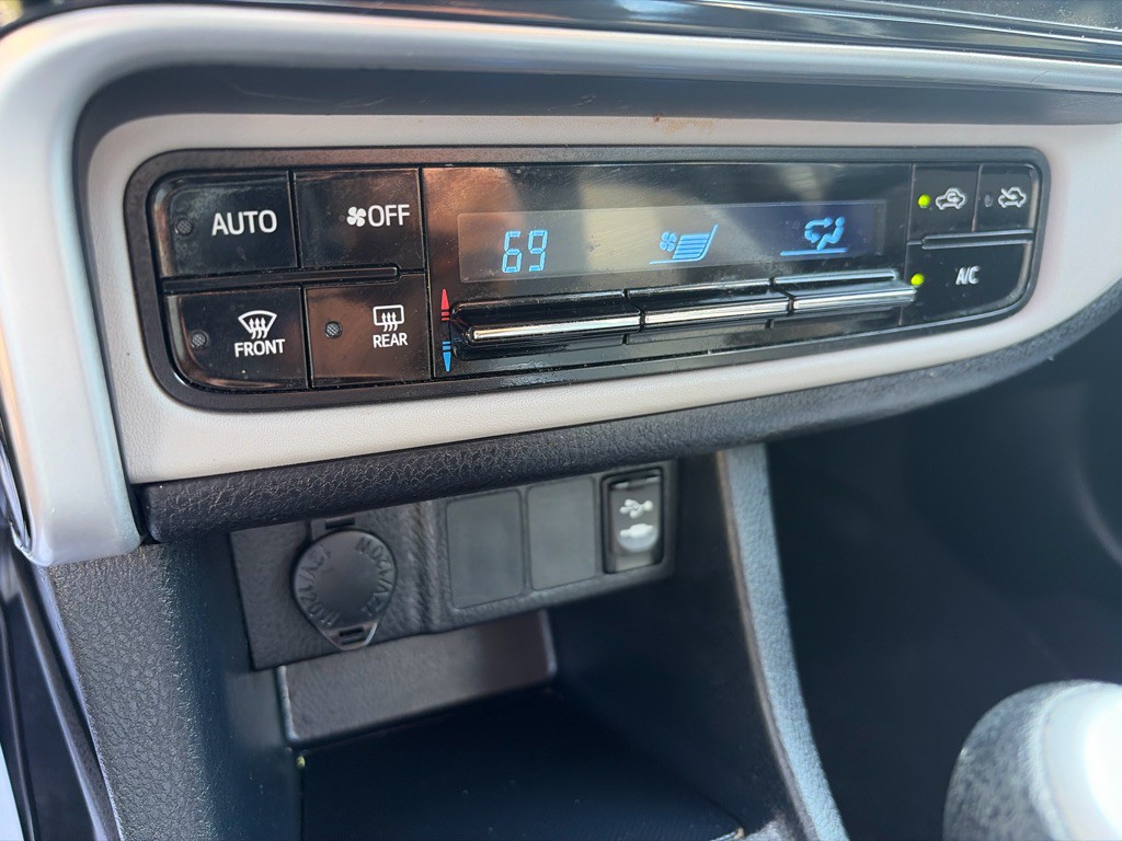 2017 Toyota Corolla Image 15