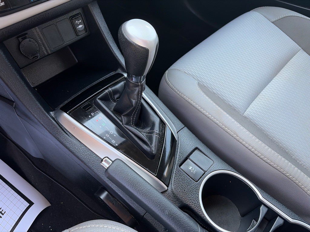 2017 Toyota Corolla Image 16