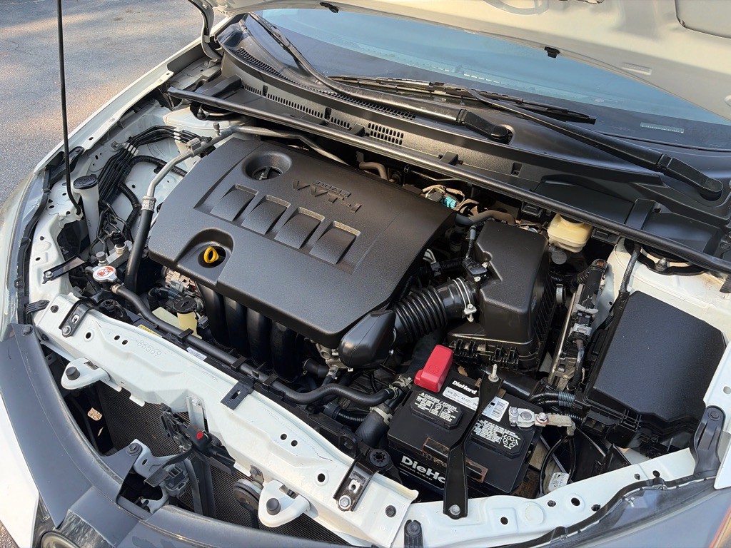 2017 Toyota Corolla Image 21