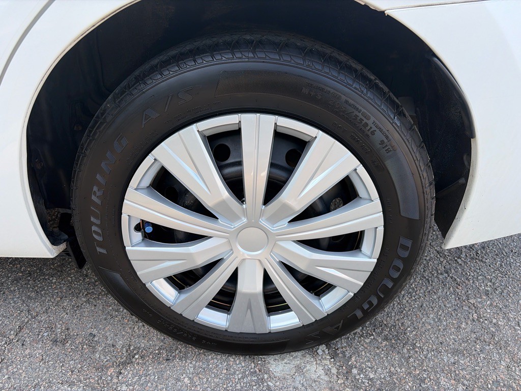 2017 Toyota Corolla Image 24