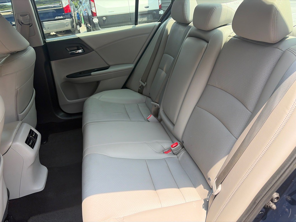 2017 Honda Accord Image 8