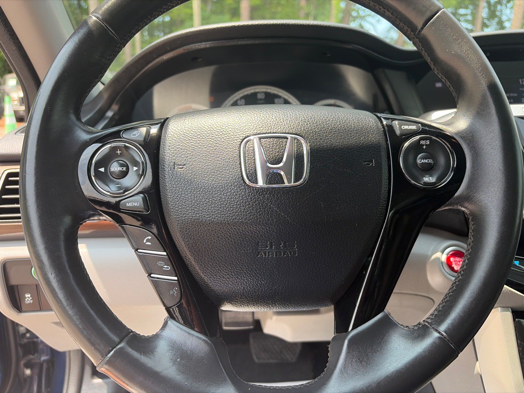 2017 Honda Accord Image 11