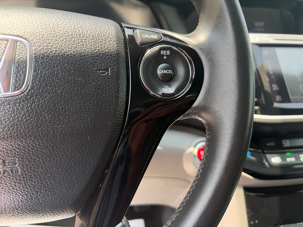 2017 Honda Accord Image 13