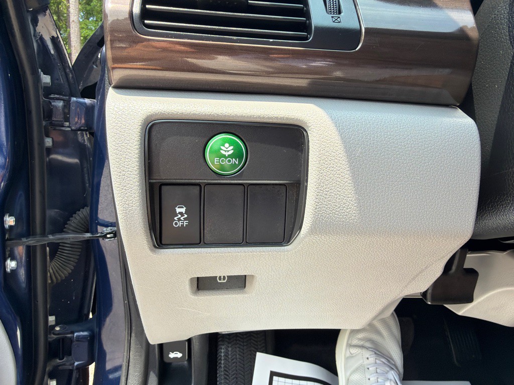 2017 Honda Accord Image 19