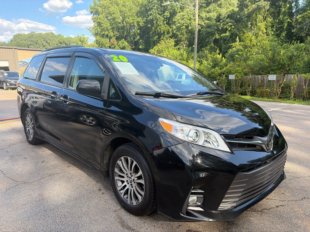 2020 Toyota Sienna Image 3