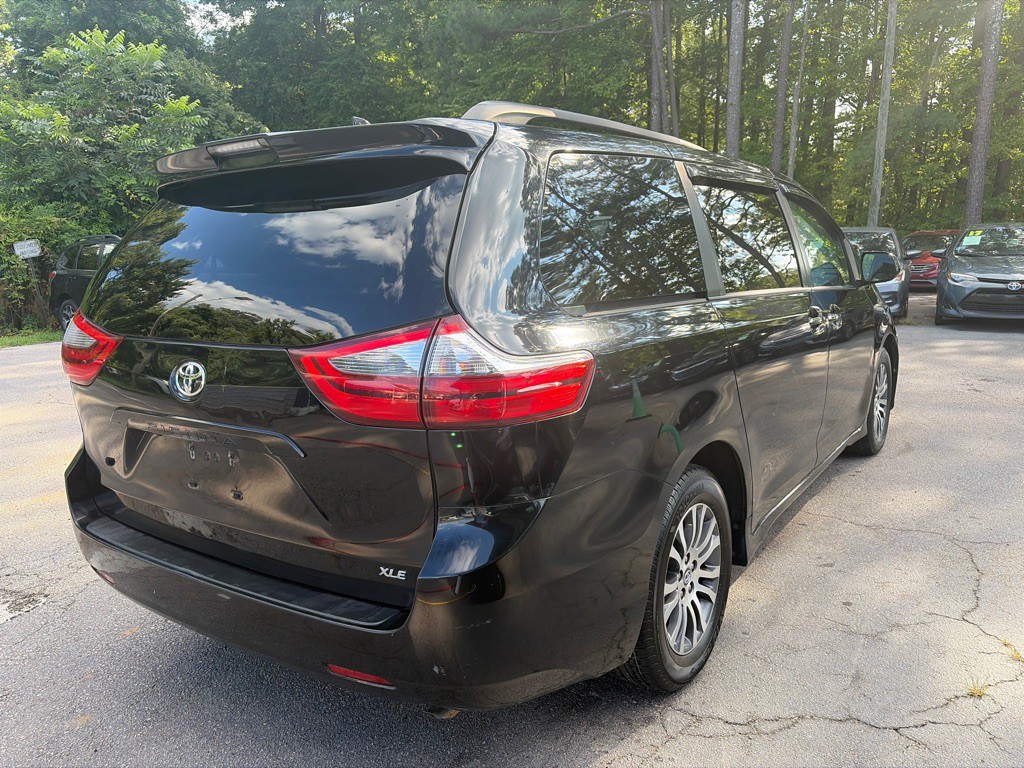 2020 Toyota Sienna Image 4
