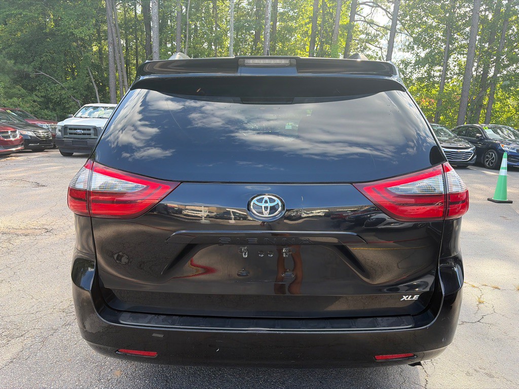 2020 Toyota Sienna Image 5