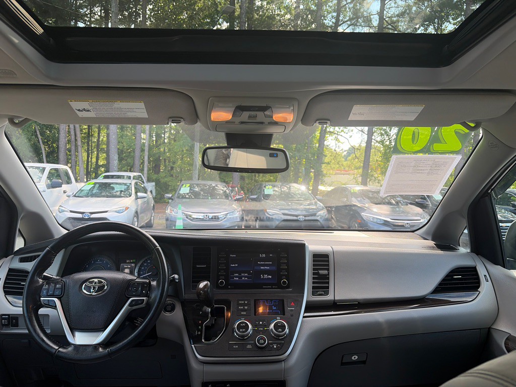 2020 Toyota Sienna Image 10