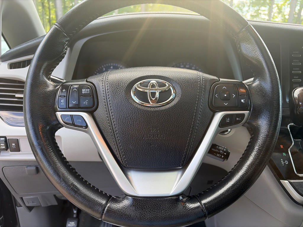 2020 Toyota Sienna Image 14