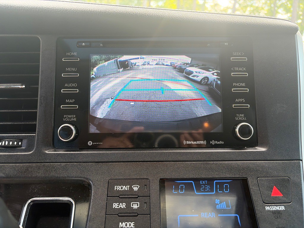 2020 Toyota Sienna Image 18