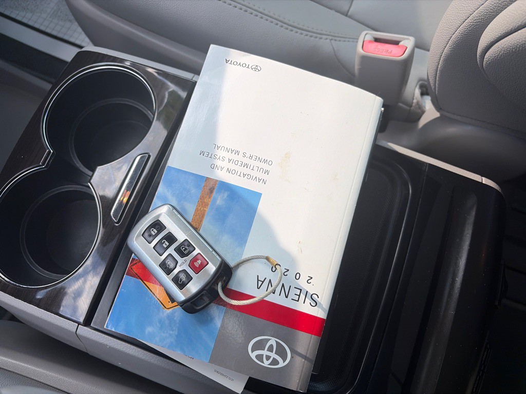 2020 Toyota Sienna Image 24
