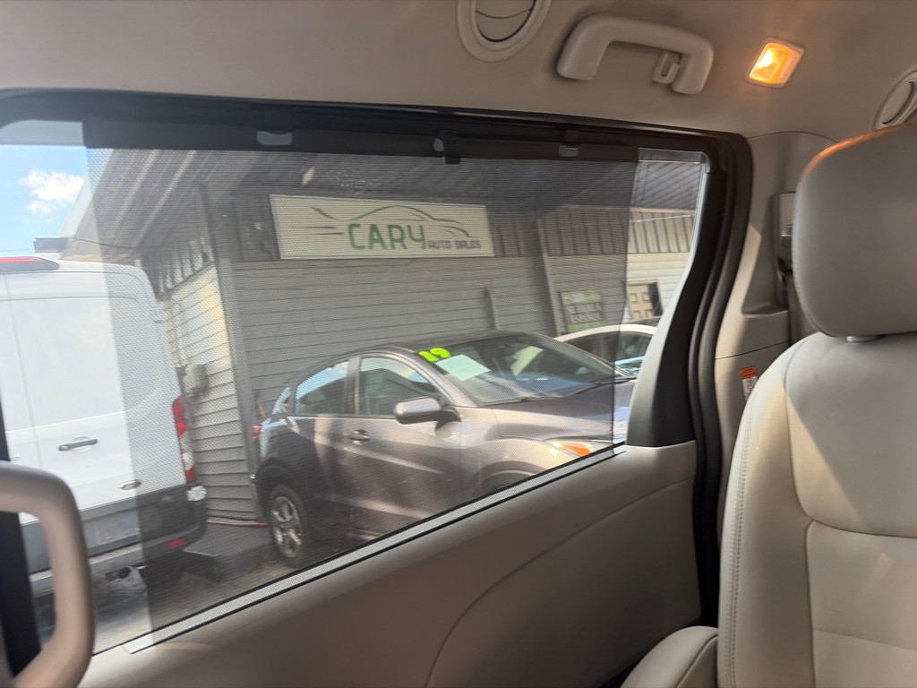 2020 Toyota Sienna Image 33