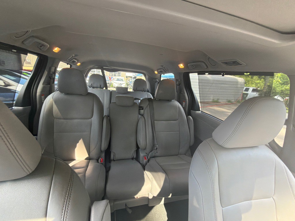 2020 Toyota Sienna Image 34