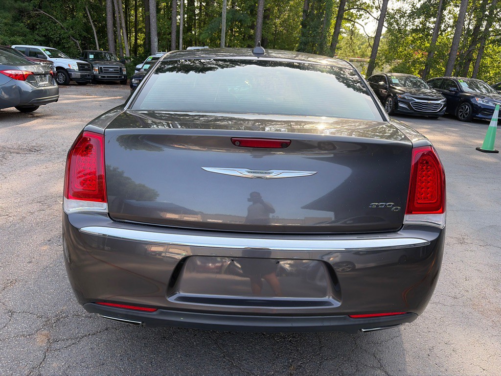 2017 Chrysler 300 Image 5